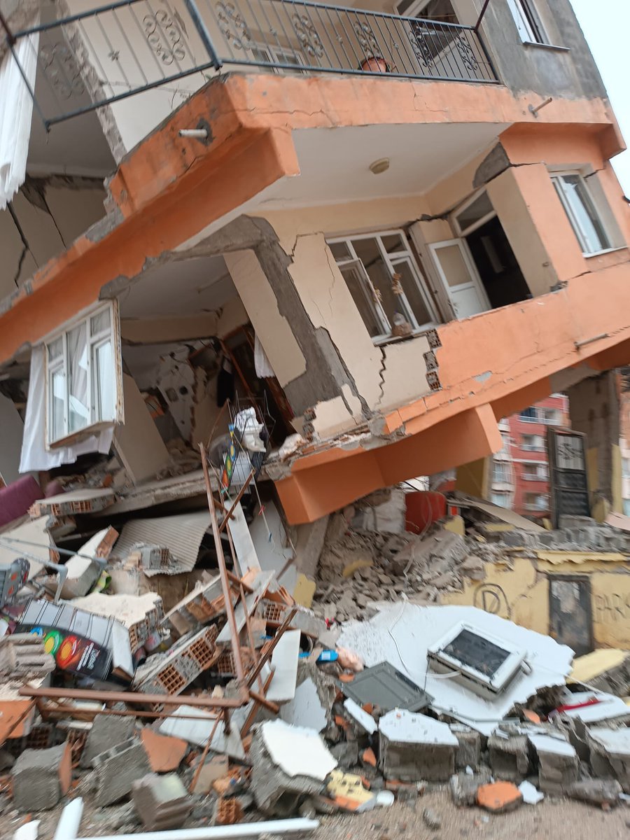 ALLAH RIZASI İÇİN GÖRÜP GEÇMEYİN RT ATIN HATAY'A EKİP LAZIM🔴🔴🔴🔴🔴🔴
#deprem #Hatay #SONDAKIKA #Turkey #nurdagi #Enkaz #ENKAZALTİNDAYİM #sanliurfa #HAARP #spkgovtr #kırıkhandeprem
Merkez Bina Yıl 2023 Suriye Gölcük Nolur Syria GS Store Volkan OHAL Russia Mahmut Özer Rezilsiniz