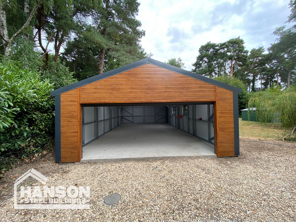 Hansonbuildings's tweet photo. Every car enthusiasts dream!!!🏎 A fully insulated Steel Building with 40mm insulation to roof and walls 😍 #insulatedsteel #workshop #classiccars https://t.co/63zagBlgZW