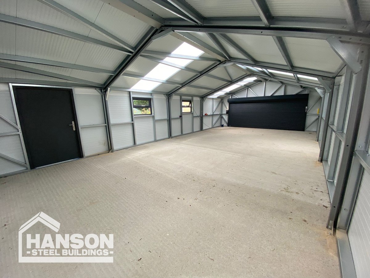 Hansonbuildings's tweet photo. Every car enthusiasts dream!!!🏎 A fully insulated Steel Building with 40mm insulation to roof and walls 😍 #insulatedsteel #workshop #classiccars https://t.co/63zagBlgZW