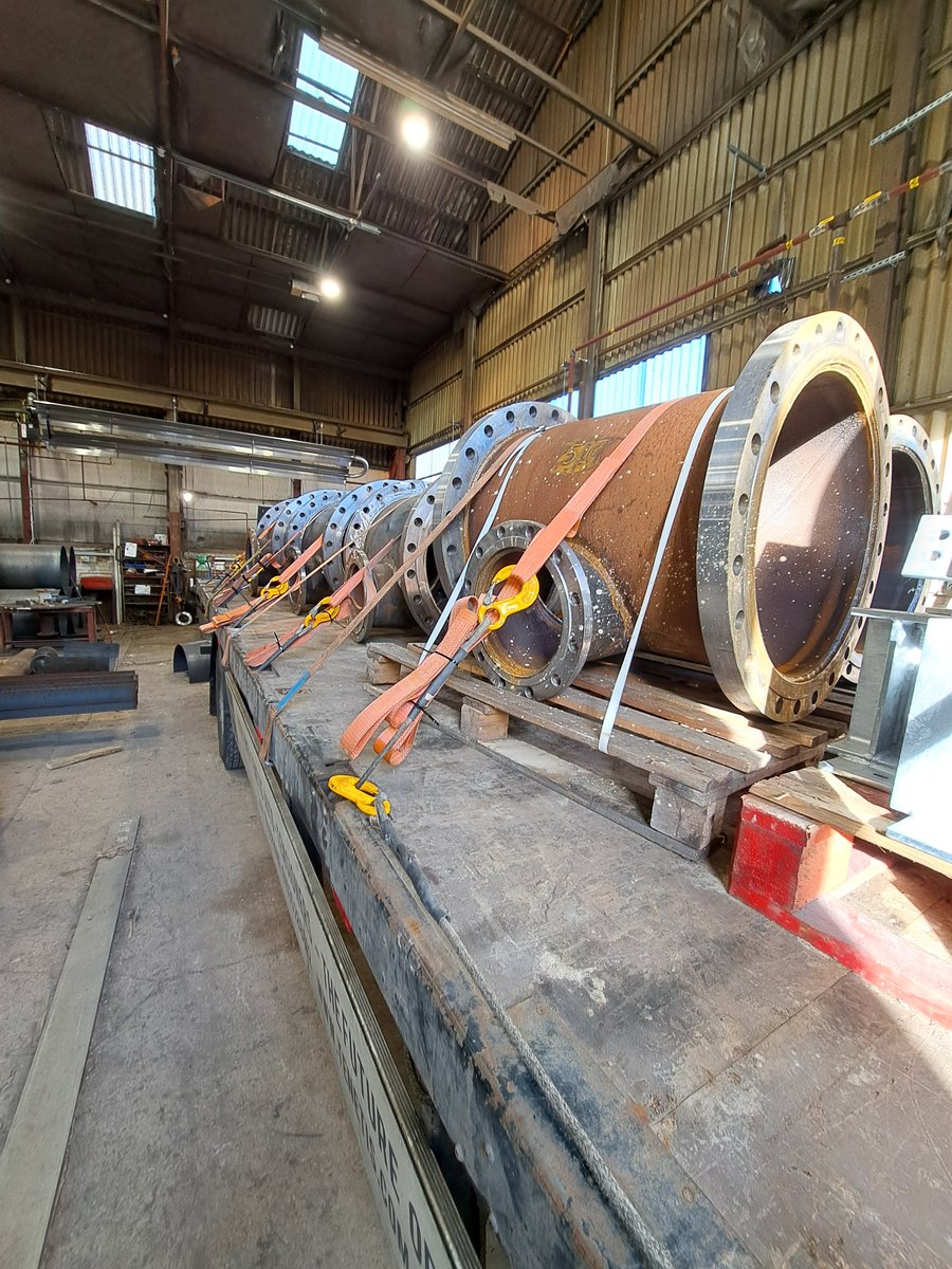 TenetisLtd's tweet image. Steel Pipework restrained using Tenetis - Auto-tensioners

#loadrestraint #loadrestraintsystems
#ratchetstraps #autotensioners #tenetis #trucksafety #loadsecuringsystems #healthandsafety #ukmfg #ukmanufacturing #steelfitting #pipe #Fabrication #georgegreen