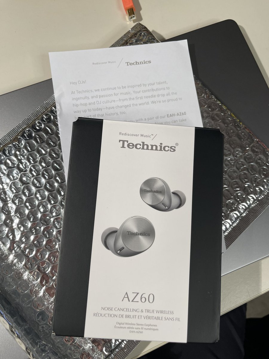 djtrayze's tweet photo. WOW!! Thanks @technics for the amazing gift! Proud to rep #TechnicsDJs since day 1! #HipHop50 and thanks @DMCUSADJBattles 💪💪 #TechnicsAZ60 can’t wait to take these on the plane soon! https://t.co/khs3y4PF7c