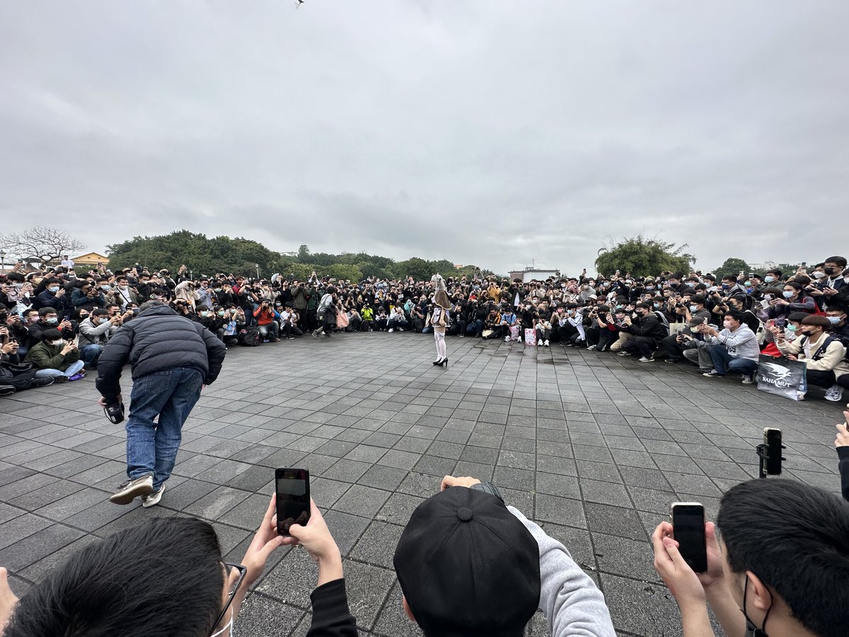 tip13000's tweet photo. 台灣FF40イベントお疲れ様でした
大人氣伊織もえさん本当に可愛い🥰✨

#FF40 #伊織もえ https://t.co/0MWAytnaQu