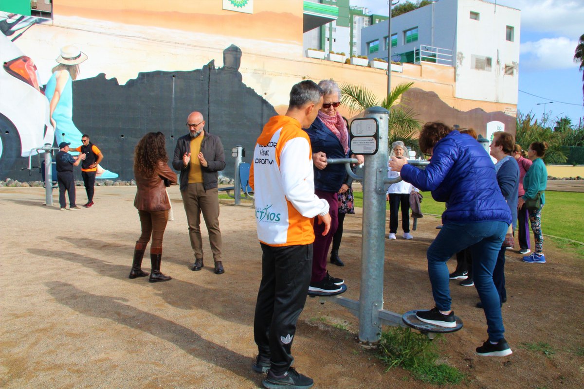 imd_lpgc's tweet photo. #COLEFC👟🏋️‍♂️

En La Paterna se inició la sexta edición de ‘Parques Activos’ del @COLEFCanarias, que llevará el ejercicio físico asesorado a siete parques de la ciudad y al Salto el Negro.

Asimismo, ampliamos la aportación económica en 45.000 euros.

🔗 https://t.co/s0BHrgncJl https://t.co/Fn3CafMu56