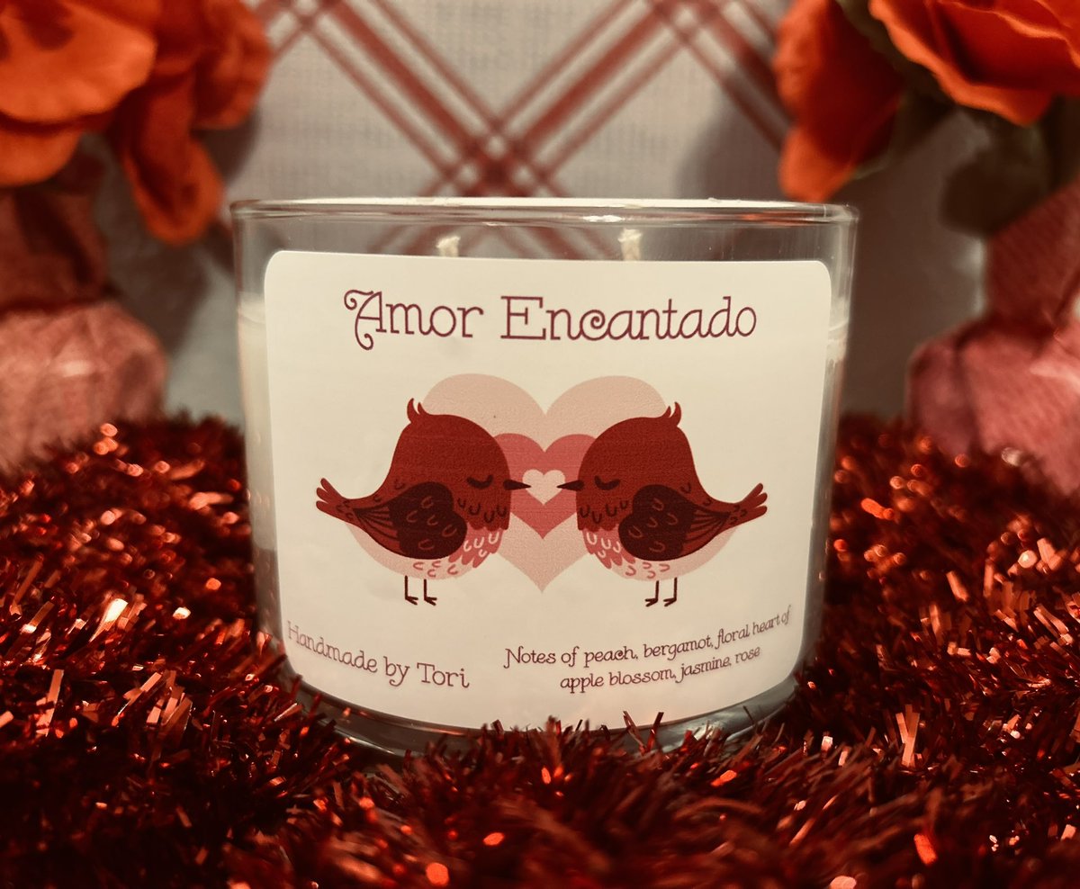 CandlesWstyle's tweet photo. Amor Endcantado is a juicy citrus notes of peach, bergamot, floral heart of apple blossom, jasmine, and rose scent.
.
.
.
Shoot me a dm to place your orders 💌 https://t.co/ibyV0vILc0