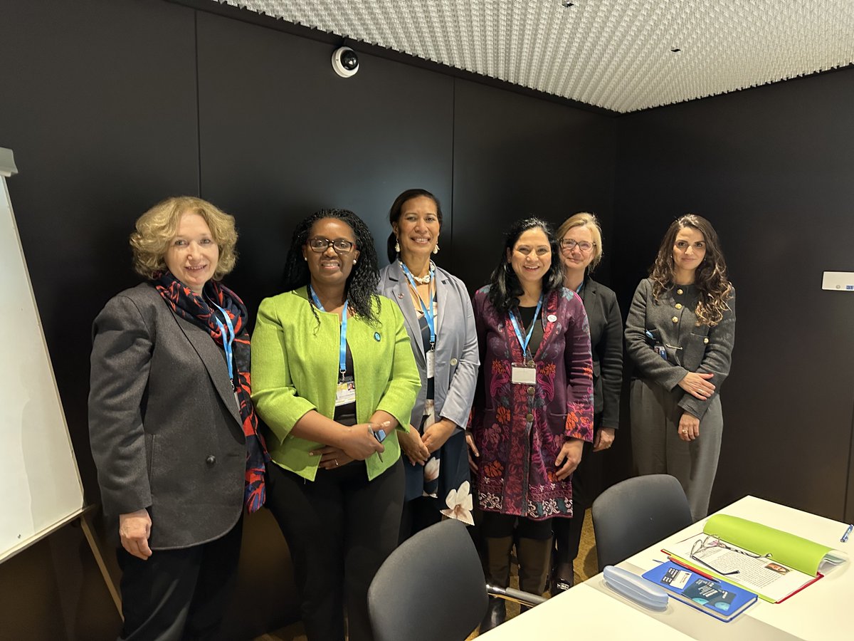 #WomeninGH welcomes the appointment of Dr.Amelia Tuipulotu as @WHO’s new Chief Nursing Officer
Fruitful meeting at the #EB152 discussing the vital role of nurses and the need for a new social contract for women in health with fair pay, equal leadership & safe and decent work!
