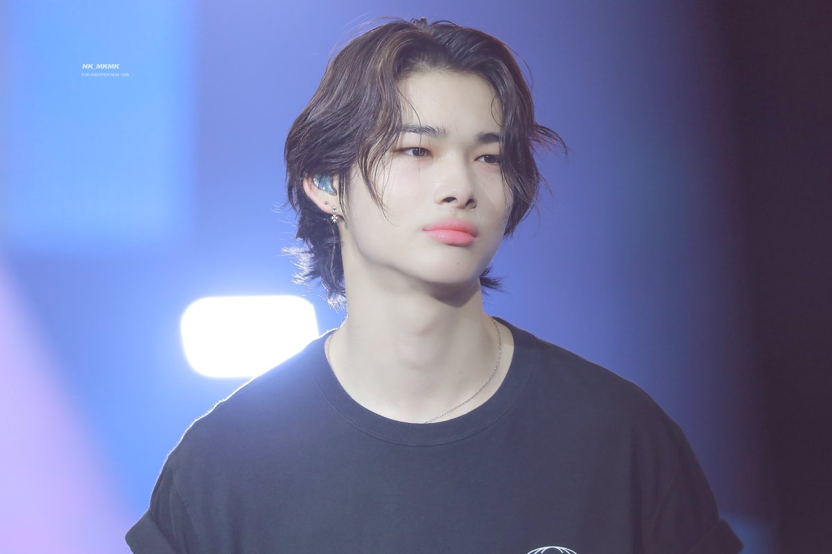 230128
꽉..🥺

#NI_KI #니키 #ニキ #ENHYPEN #엔하이픈