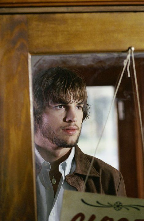 lanaveportal's tweet image. Hoy es el cumpleaños de Ashton Kutcher y una buena forma de celebrarlo es hacer rewtach de #TheButterflyEffect, ciencia ficción y traumas asegurados ¡Feliz cumple!