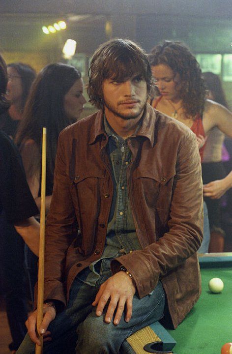 lanaveportal's tweet image. Hoy es el cumpleaños de Ashton Kutcher y una buena forma de celebrarlo es hacer rewtach de #TheButterflyEffect, ciencia ficción y traumas asegurados ¡Feliz cumple!