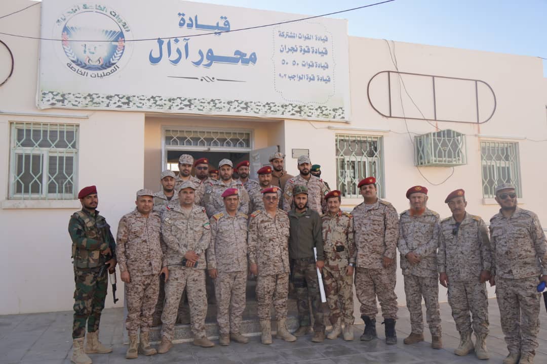 Yem_army_media's tweet photo. اللجنة العسكرية المكلّفة من وزارة الدفاع ورئاسة هيئة الأركان العامة، تتفقد الوحدات العسكرية المرابطة في محور آزال بمحافظة صعدة. https://t.co/05HiraDNQy