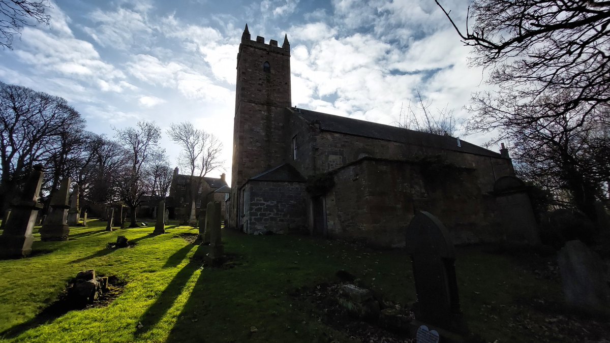 aljaroo1874's tweet photo. Today's #Run took me over the 1745 #BattleOfPrestonpans fields &amp; up to #TranentParishChurch where the #CameronHighlanders of the #JacobiteArmy used the #Churchyard walls as defenses to fire on #SirJohnCope &amp; the #BritishArmy 
#EastLothian https://t.co/VWUYHPjccm