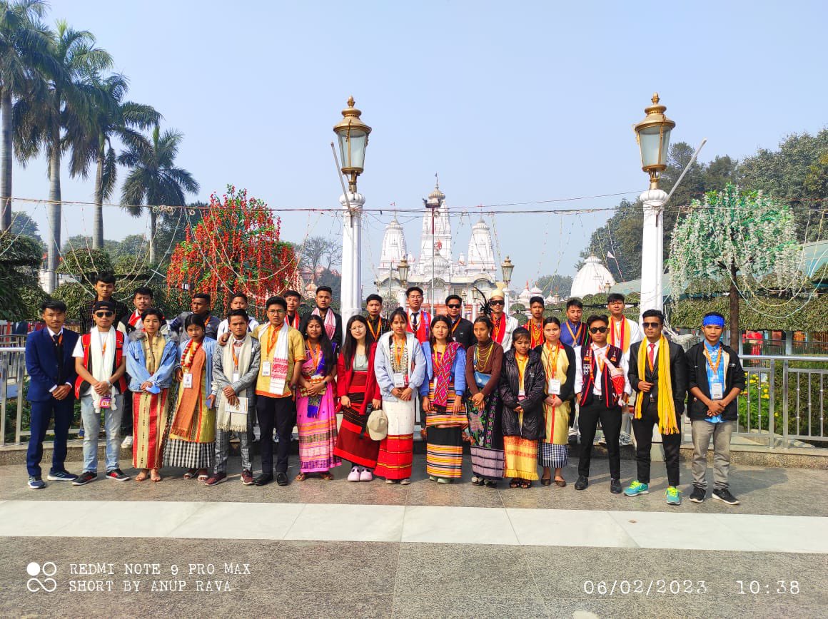 GorakshABVP's tweet photo. ABVP सील यात्रा के कार्यकर्ताओं का गोरक्षनाथ मंदिर दर्शन कार्यक्रम 💐
#SEILTour2023 https://t.co/SG994Sb8P4