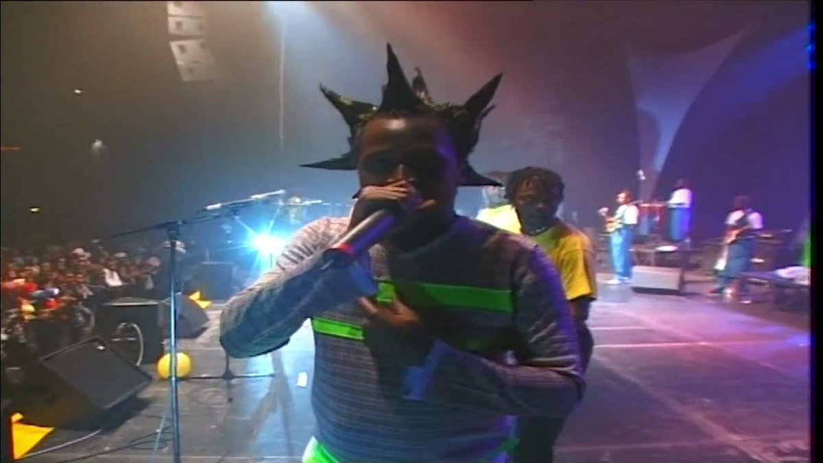 Arnold_243's tweet image. A gauche liluzivert en 2023 et à droite werrason pendant son concert au zénith en 2002 peut-on dire encore une fois de plus que y’a Ngiama c’est un visionnaire #werrason #wenge #maisonmere #congo @Werrason_001