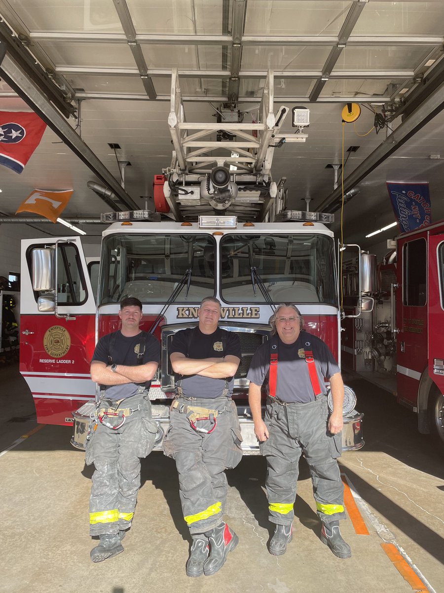 Knoxville Fire Department responds to business fire after getting call from  employee, image size:900x1200