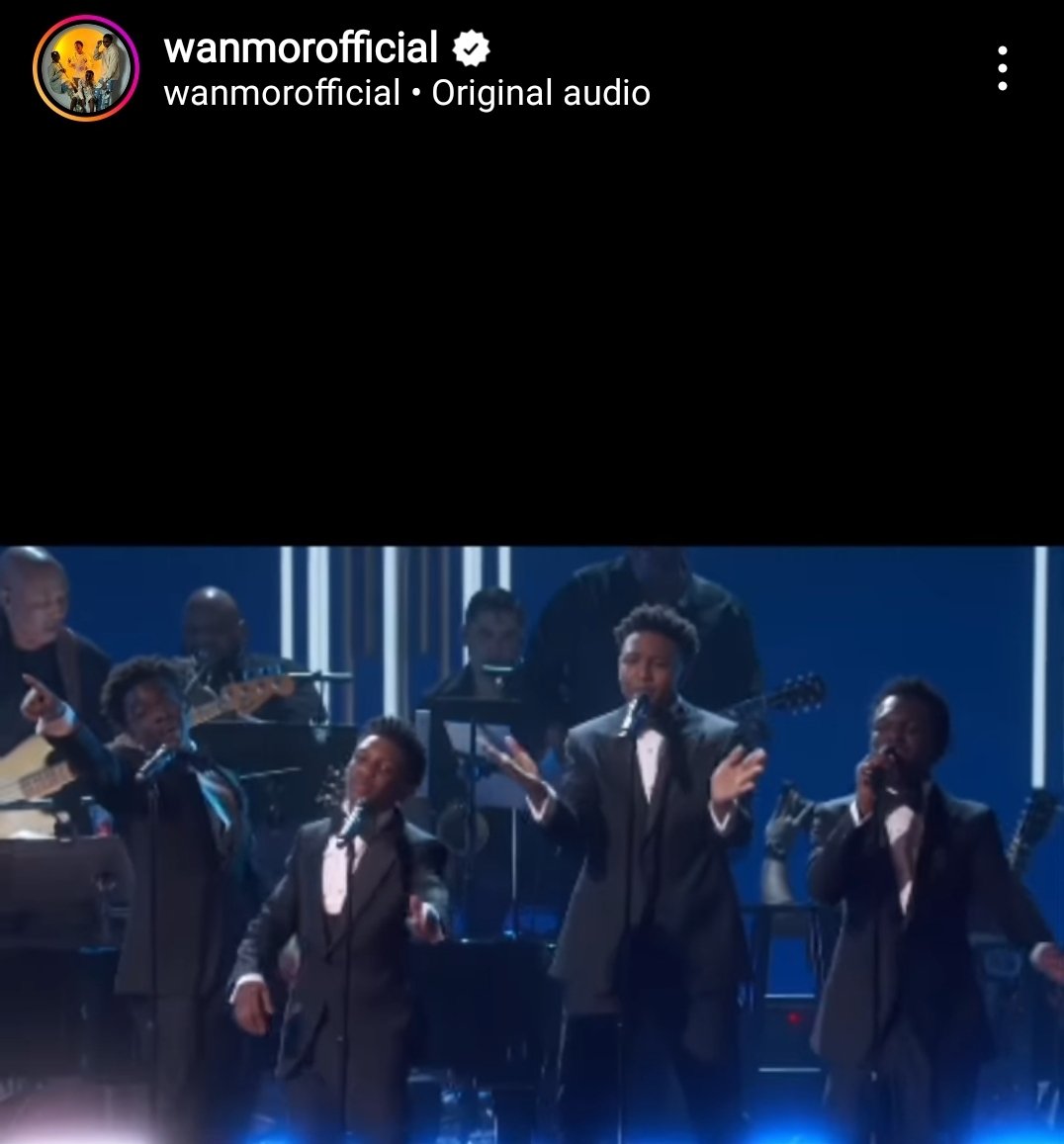 carolyn563's tweet photo. @fox2deena @MaurielleTV #thenine The young men singing and dancing during the Grammys with Stevie &amp; Smokey are Wanya Morris' sons of Boyz II Men sons. @WanMorOfficial https://t.co/AoPzIWMo82