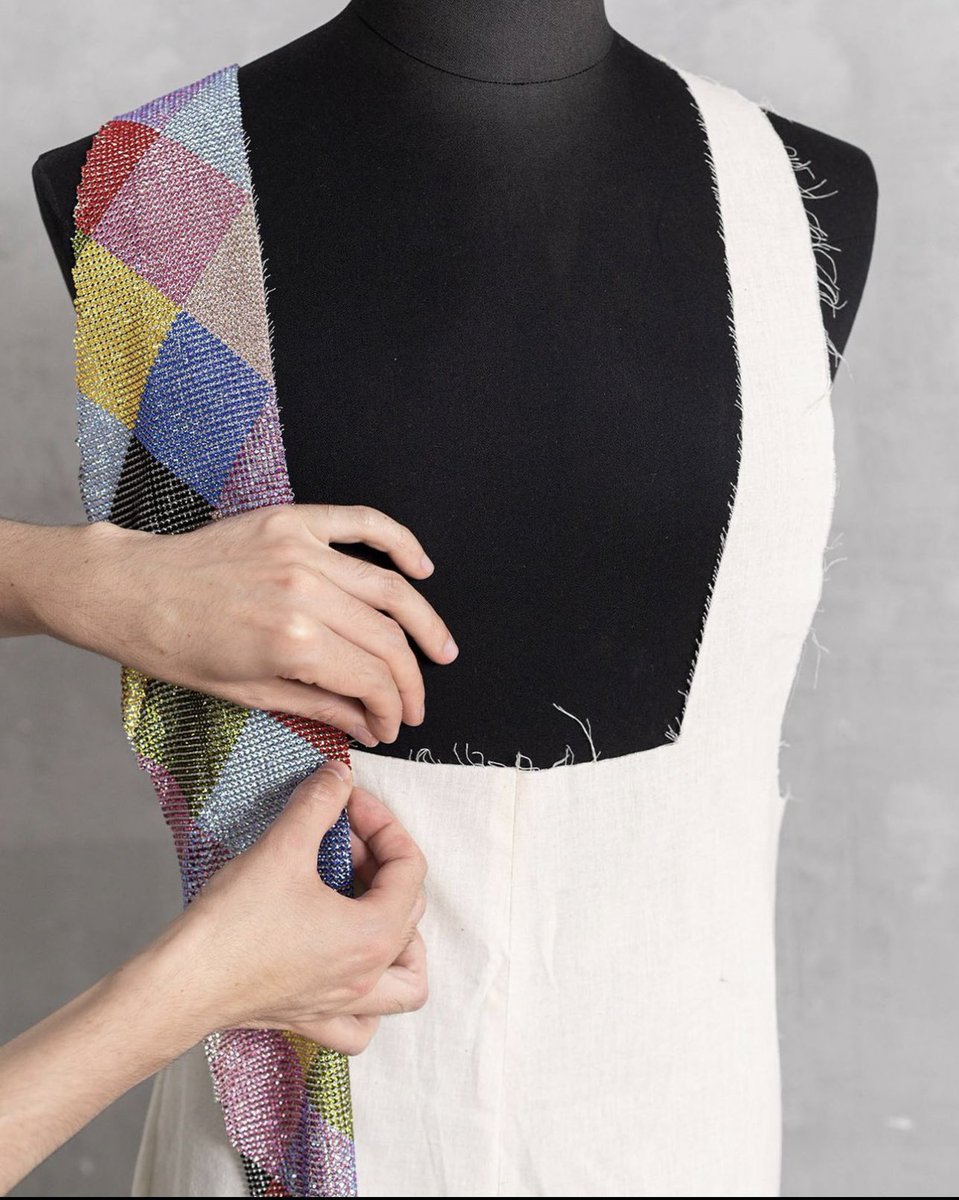 ro-on-twitter-rt-hs-news-250-000-swarovski-crystals-9-colors