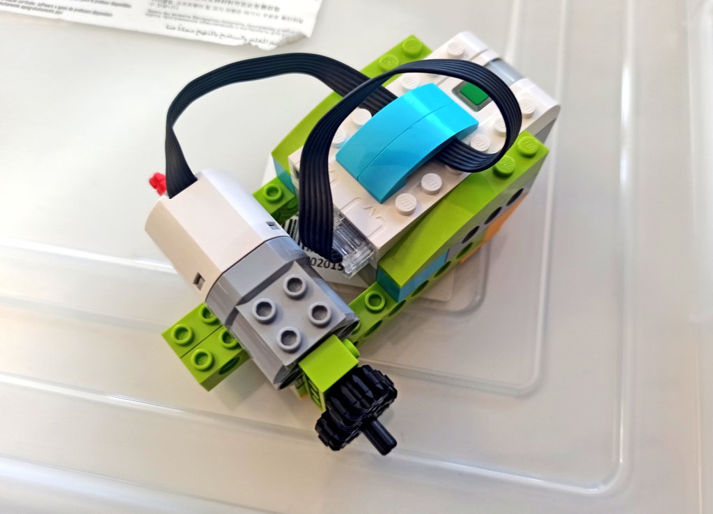 AdelosRios1933's tweet photo. #PlanDigitalDeCentro #Robótica #ArtefactosDigitales #STEAM #PensamientoComputacional #Programación #TrabajoCooperativo #Lego #Primaria 👾🤖👾🤖👾🤖 https://t.co/WOWy2eYD4w