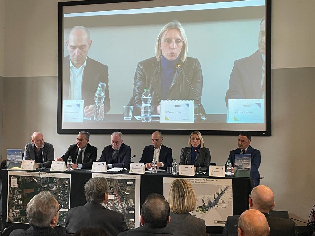 Oggi a #Milano interessante convegno di Milano Serravalle sul futuro delle #infrastrutture in Lombardia. 

Fari accesi su #sostenibilità e #Olimpiadi: due grandi sfide che ci attendono da qui al 2026 per una #Lombardia connessa, veloce e sostenibile.