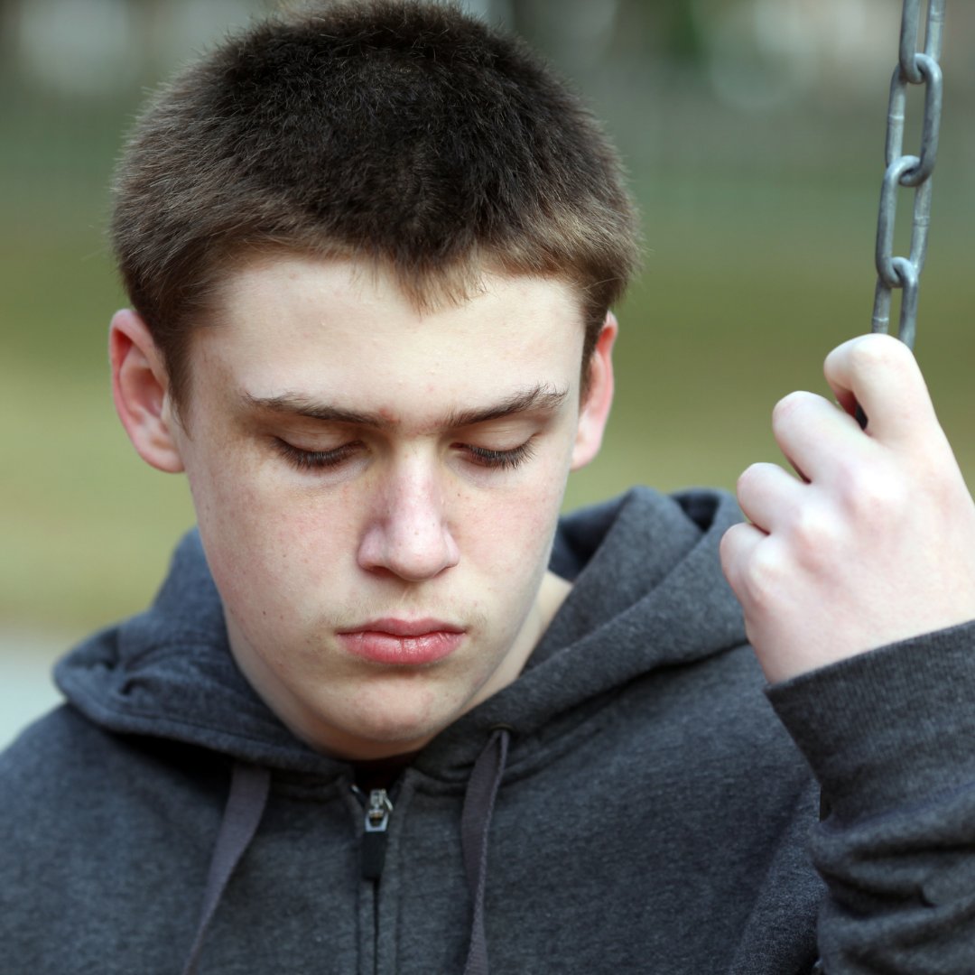 bullyinguk's tweet photo. It is understandable when a child doesn't want to go to school because of #bullying. They may go into fight or flight mode and want to avoid a situation that puts them at risk https://t.co/oR4iIdrxK3 https://t.co/aL6TG87nSk