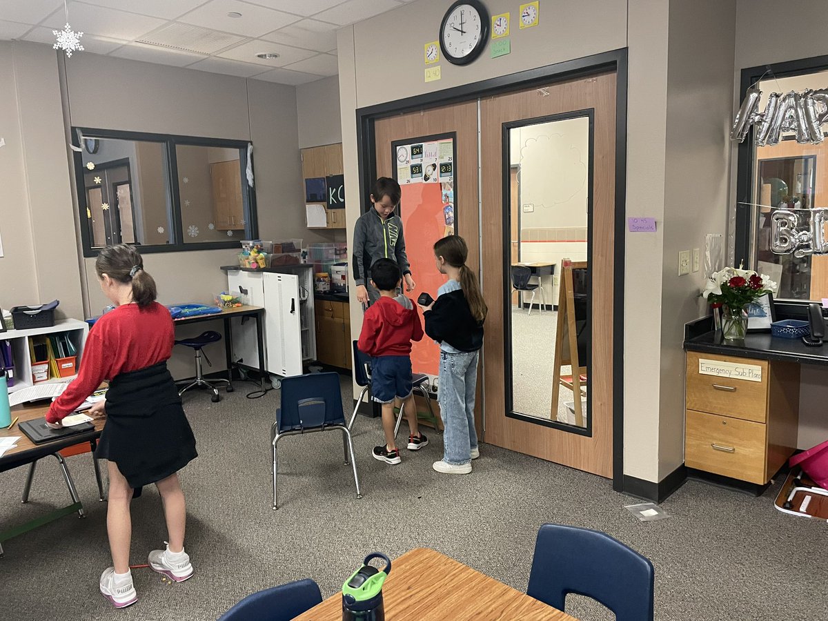 KoesterMrs's tweet photo. How can we figure out the area if we don’t have enough square tiles? Love the problem solving in action! @Parkside_ES https://t.co/2W8vIQNd4p