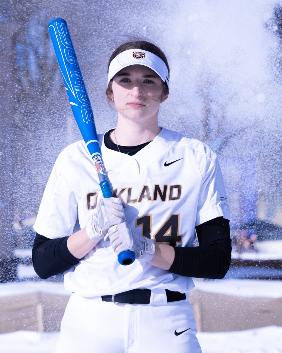 OaklandSoftball's tweet photo. ❄️❄️❄️❄️
@RawlingsSB | #OUSB https://t.co/fDOTifOZKj