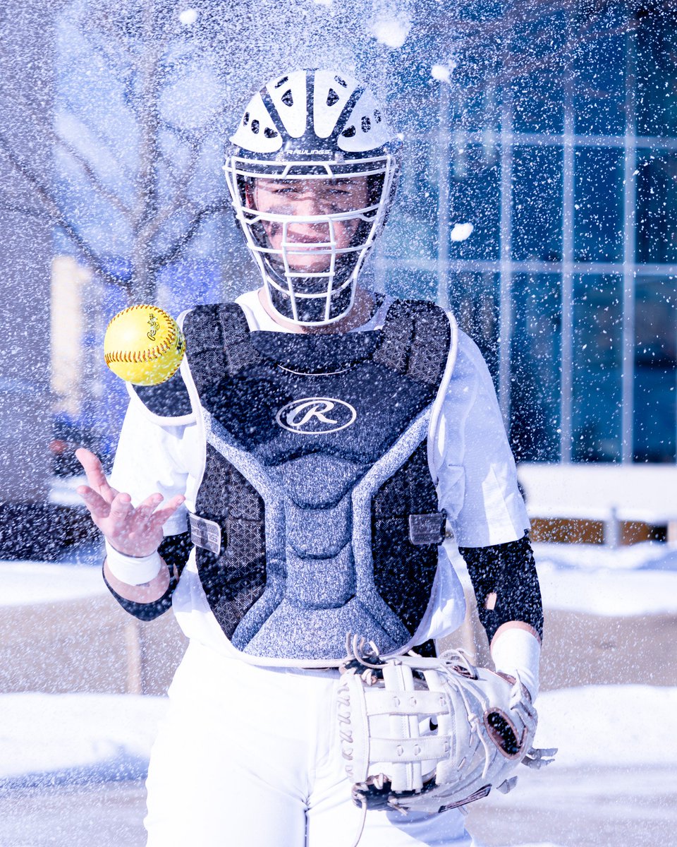 OaklandSoftball's tweet photo. ❄️❄️❄️❄️
@RawlingsSB | #OUSB https://t.co/fDOTifOZKj