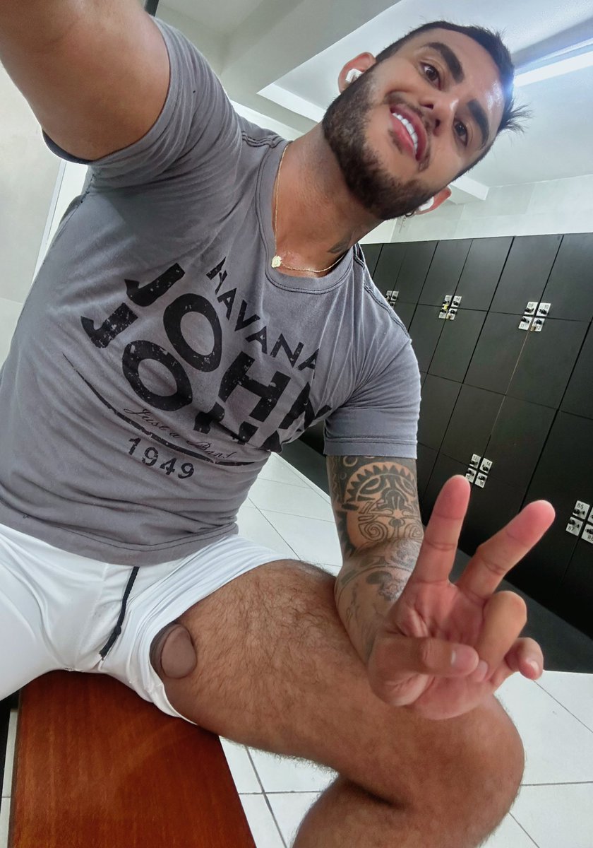 LeBron_vzla's tweet photo. Definitivamente tener nepe no es cosa fácil. Se te sale cuendo menos te lo esperas...y pues ni modo😂💪🔥 https://t.co/bfNYBsWaR4