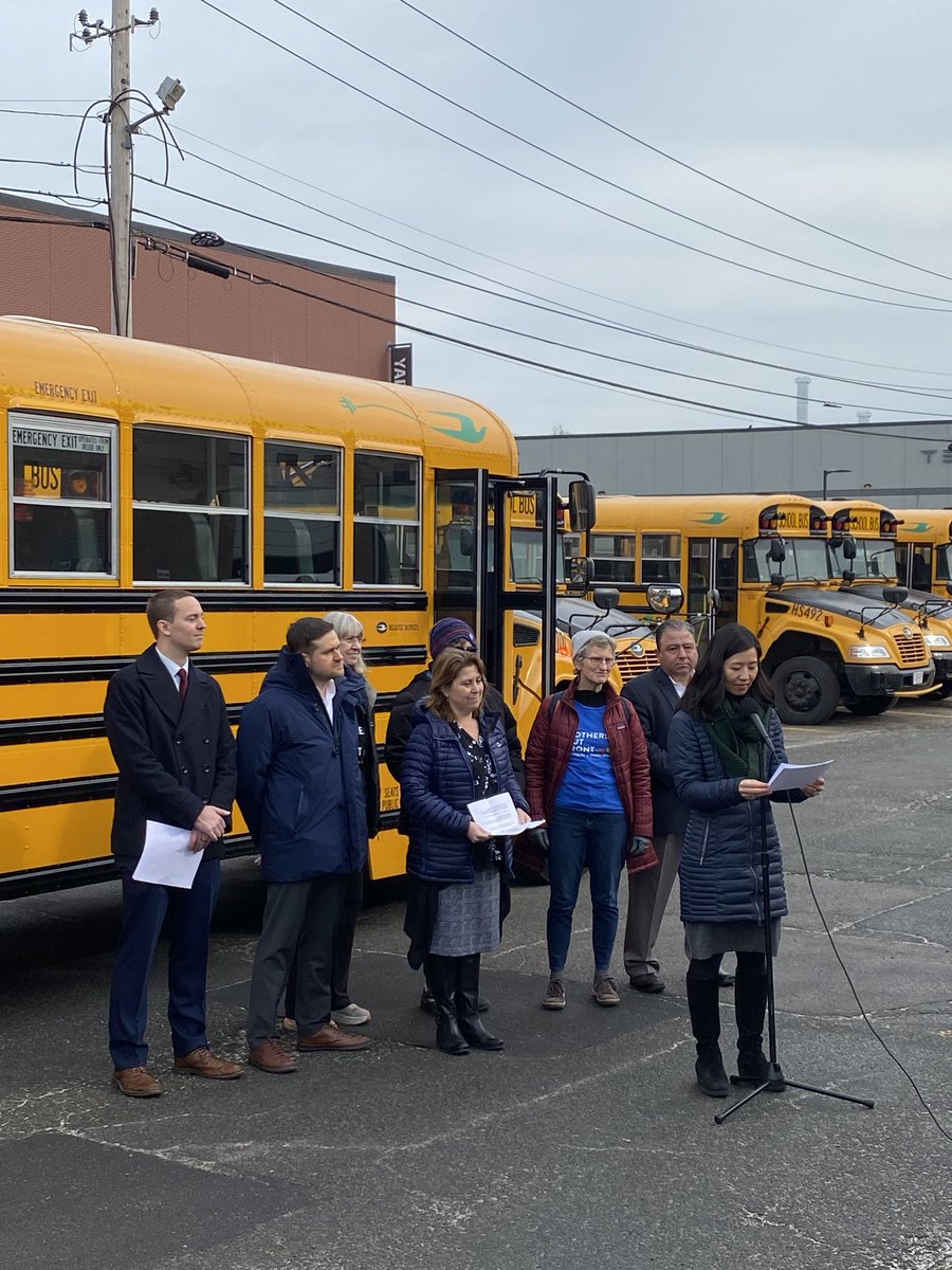 Great to see Boston’s first electric school buses roll in today (quietly and with zero tailpipe emissions)! TY ⁦@MayorWu⁩ and team for making this happen! #BostonGND