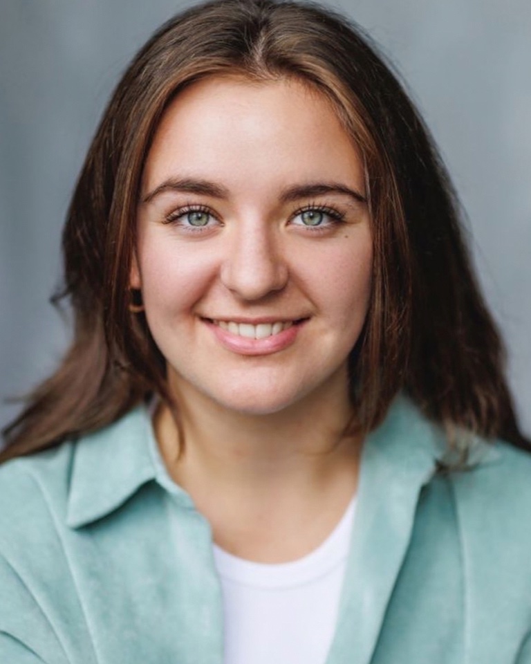 Delighted to announce the next winner of the Timothy Welling Award is the lovely Beth Cox - Looking forward to working with you 🥰

spotlight.com/4936-6720-7781

Next performance: 
'Shaking the world' at the Corbett Theatre:
11th, 15th and 16th March

@E15actingschool #E15 #winner