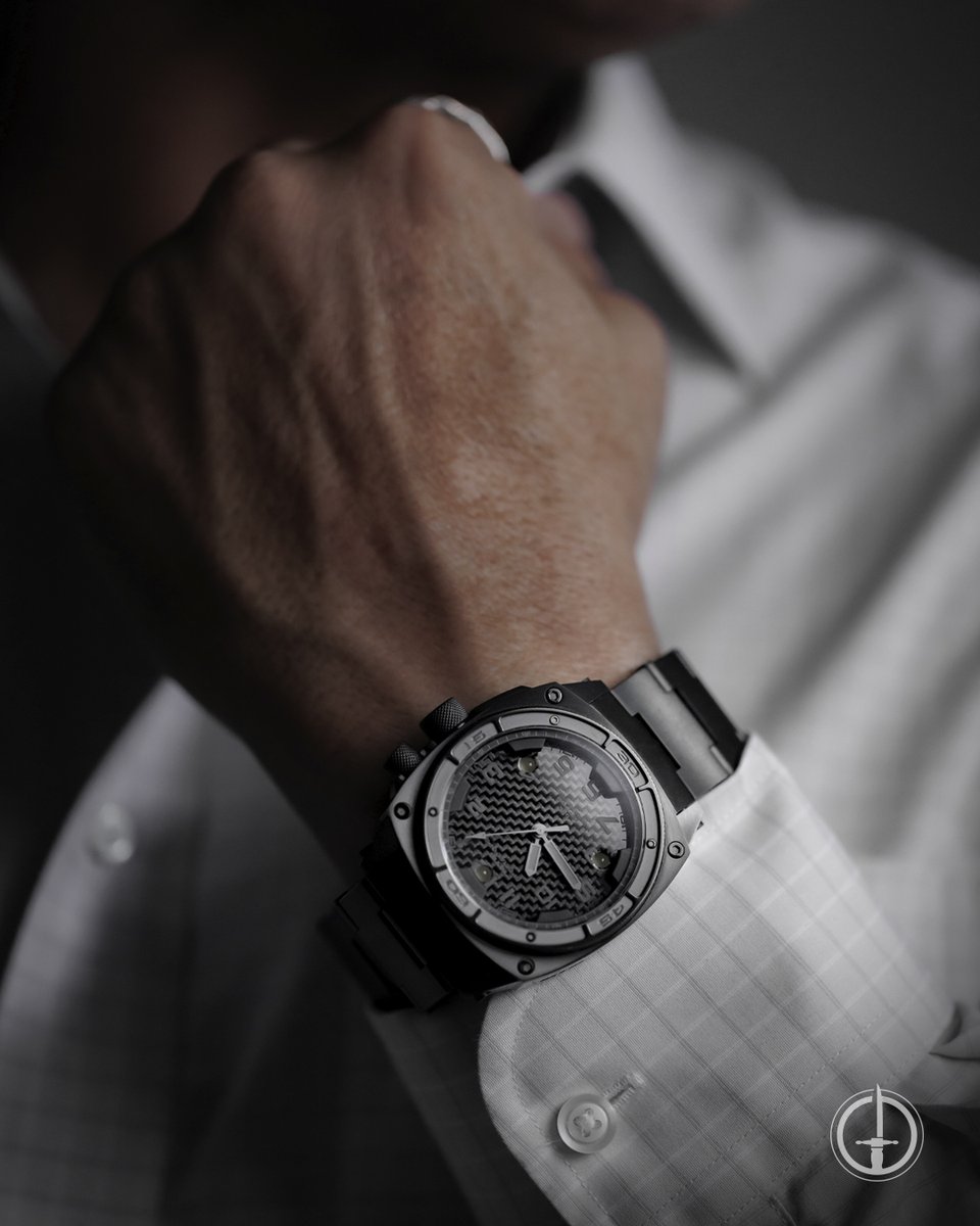MTMSpecialOps's tweet photo. The MTM Falcon offers the choice of a black carbon dial that elevates the custom metal bracelet and the rotating bezel.
Visit our website to learn more.
#Whatsyourmission?
#MTMWatches #Falcon #SpecialOpsCollection #TacticalTimepiece #BuiltforAction https://t.co/fpbvBmuMu6