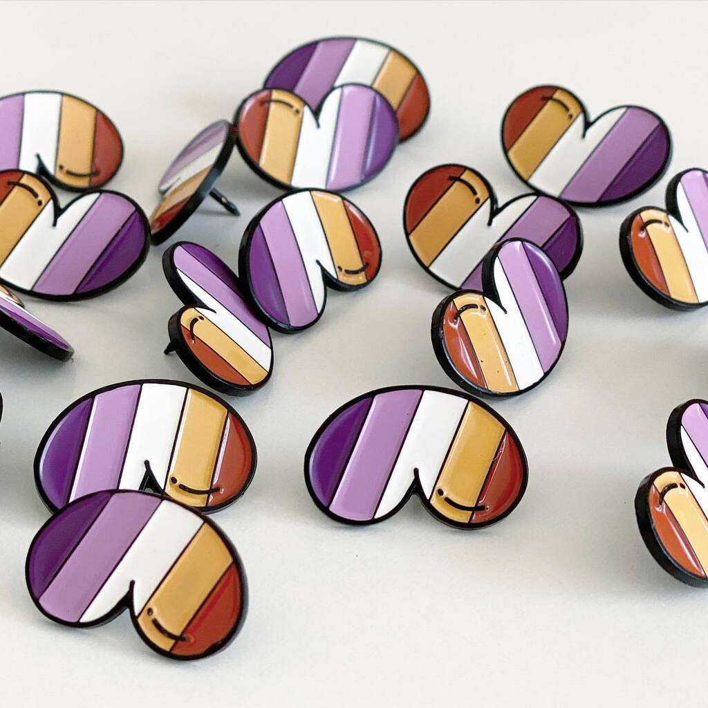 Beanies, no weenies 🫘 🌈 
​​​​​​​​
 #TwoGirlsCo #Lesbean #LesbianPride #Flag #LGBT #Bean #EnamelPin #Cute #Pride #Colourful #BritishDesign instagr.am/p/CoU3K5zIiLY/