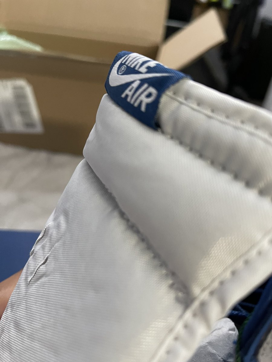 SaluteAhBadBish's tweet photo. @DAPWrites @stockx @StockXSneakers https://t.co/jq6zBfAYV5