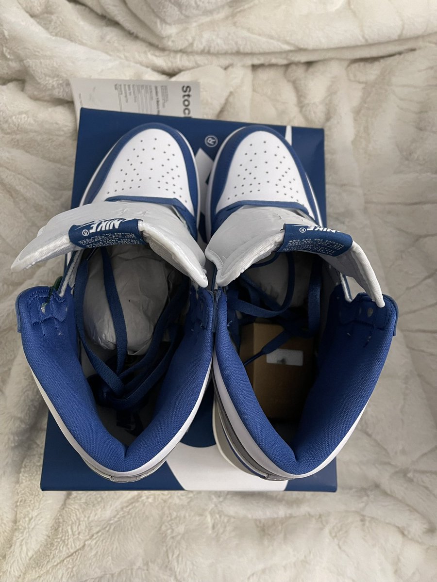 SaluteAhBadBish's tweet photo. @DAPWrites @stockx @StockXSneakers https://t.co/jq6zBfAYV5