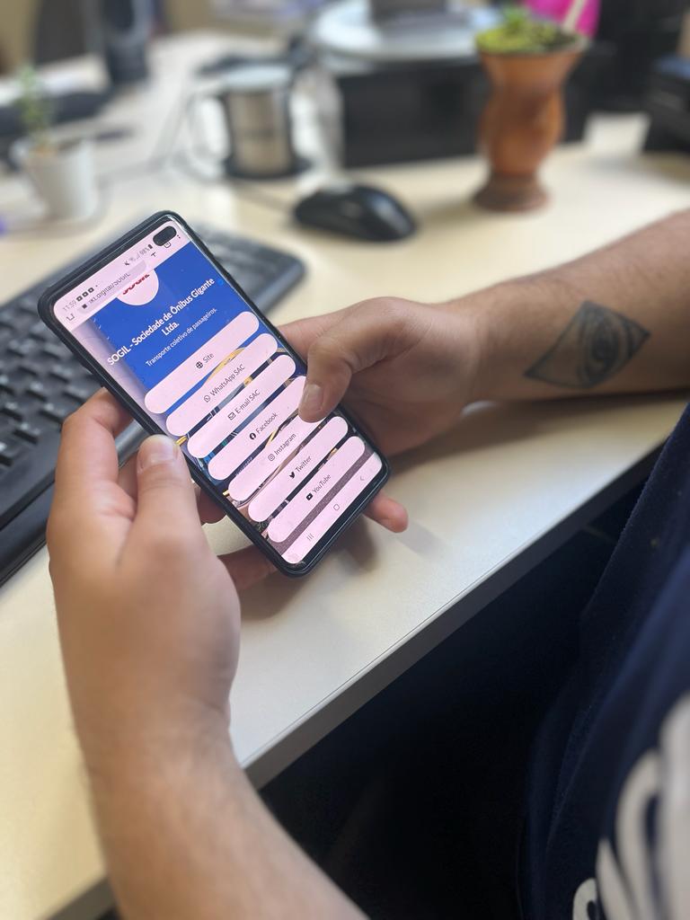 SOGIL_Oficial's tweet photo. #Atendimento 📱 🚍
Para facilitar o seu acesso a mais informações, a #SOGIL reúne todos os seus canais de atendimento em um só lugar! 🚍
👉 Acesse https://t.co/cTXuW5Gy3J e confira 😉
#SACSOGIL #InformaçãoSOGIL #CanaisDeAtendimento https://t.co/CfFQE8KDd5