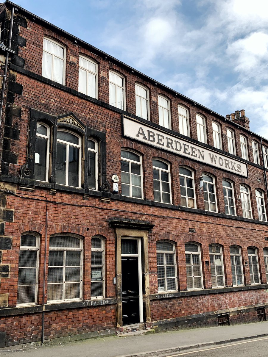 VIBE_Sheffield's tweet photo. Britain’s oldest silver producer in the heart of Sheffield ✨
Aberdeen Works, Trafalgar Street, is the home of Francis Howard silversmiths. This company is still family owned and run by Andrew Howard, part of the fifth generation https://t.co/NpASNWiL3S