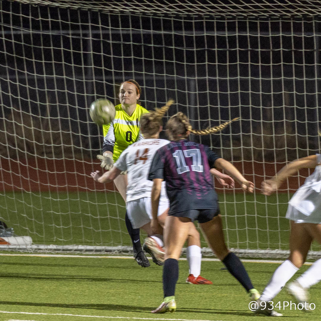 unclebacon's tweet photo. @LethalSoccer (Name)  ▪️Maddie Chapman
(School)▪️Round Rock HS
(#)         ▪️ #0
(Year)    ▪️ Senior 
(Desc.)  ▪️ Amazing saves against Westwood https://t.co/D0sPEwxMuZ