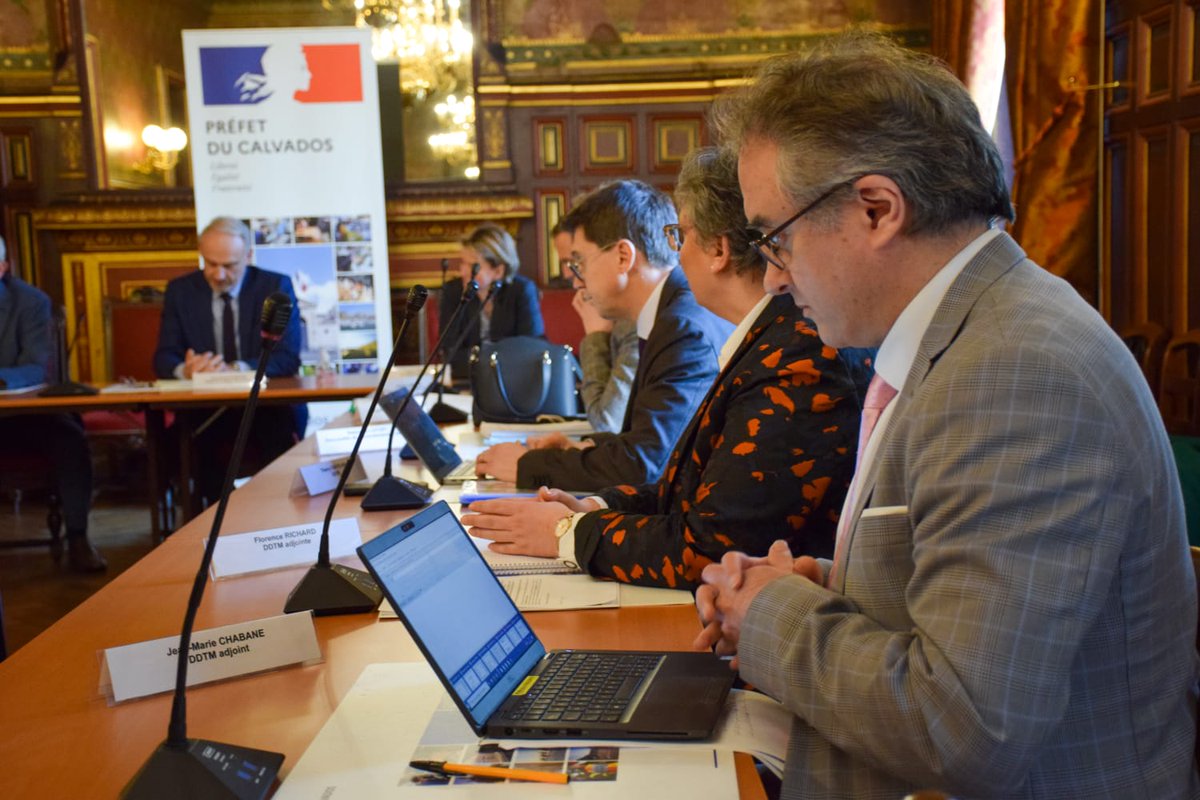 Prefet14's tweet photo. Dans le cadre de sa prise de fonctions le 30 janvier dernier, Jean-Benoît ALBERTINI, @Prefet76, a rencontré les membres du corps préfectoral et les directeurs des services de l'Etat dans le #Calvados. L'occasion d'échanger sur les sujets qui font l'actualité de notre département. https://t.co/0TV8R5V69k