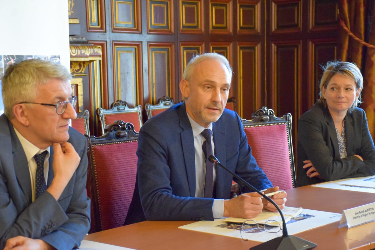 Prefet14's tweet photo. Dans le cadre de sa prise de fonctions le 30 janvier dernier, Jean-Benoît ALBERTINI, @Prefet76, a rencontré les membres du corps préfectoral et les directeurs des services de l'Etat dans le #Calvados. L'occasion d'échanger sur les sujets qui font l'actualité de notre département. https://t.co/0TV8R5V69k