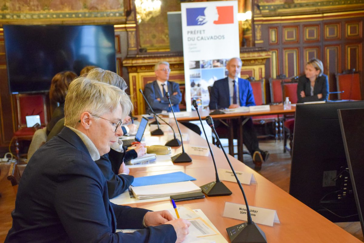 Prefet14's tweet photo. Dans le cadre de sa prise de fonctions le 30 janvier dernier, Jean-Benoît ALBERTINI, @Prefet76, a rencontré les membres du corps préfectoral et les directeurs des services de l'Etat dans le #Calvados. L'occasion d'échanger sur les sujets qui font l'actualité de notre département. https://t.co/0TV8R5V69k