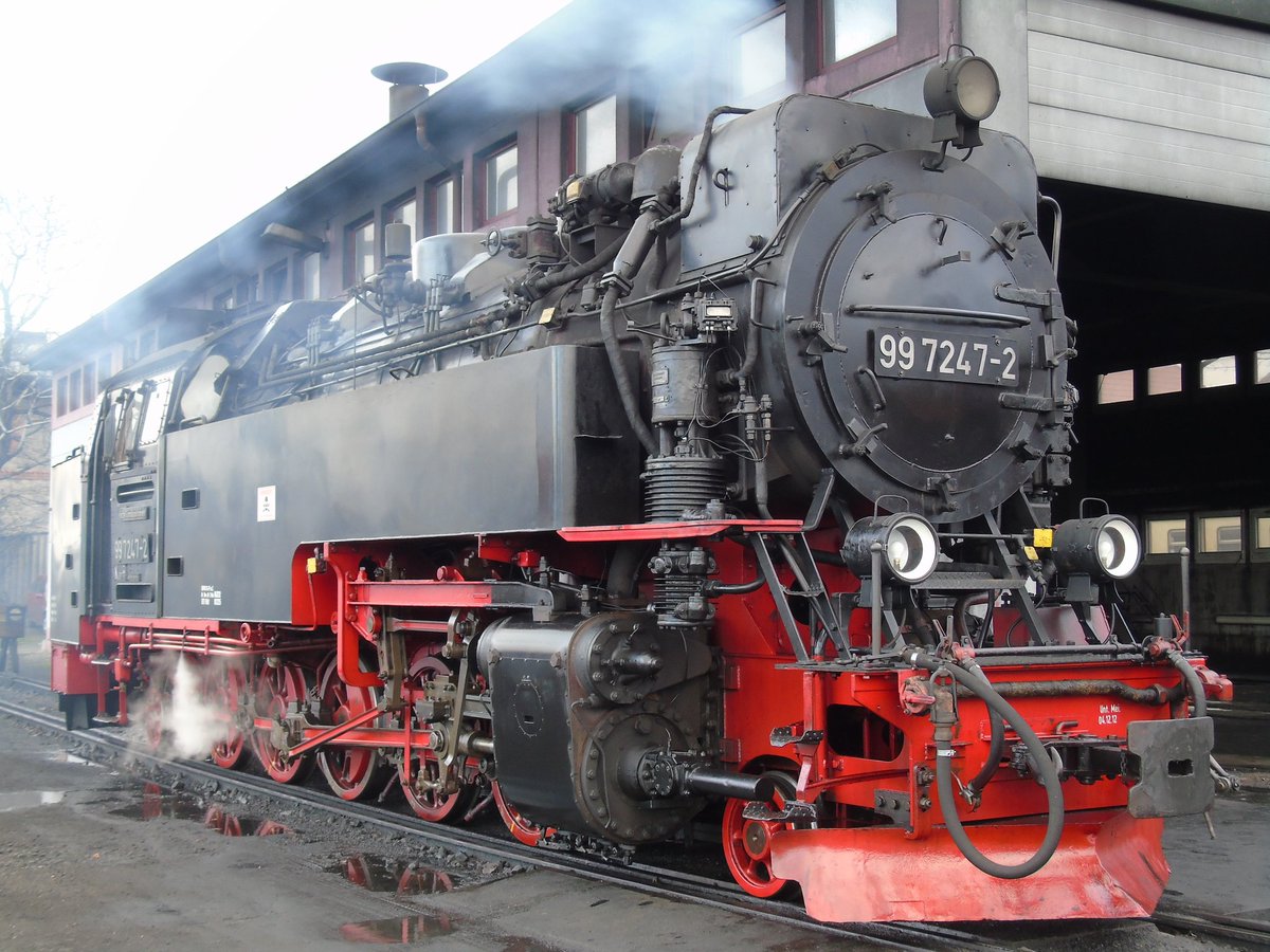 mikenarrowgauge's tweet photo. @TrainsOTBrain @njvphotographee "Delightful" isn't how I'd describe the metre gauge 2-10-2 #dampflok on the #Harzer #Schmalspurbahnen 
It's more phwoar! 🇬🇧🇪🇺🇩🇪🍺👍 https://t.co/pJv5FDx49z