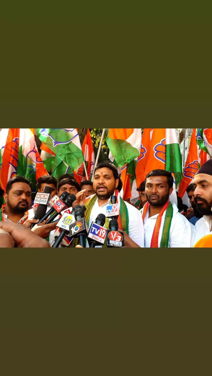 NuthiSrikanth's tweet photo. ఏ ఐ సి సి ఆదేశాల మేరకు హాథ్ సే హాథ్ జోడో కార్యక్రమాన్ని అంబర్ పెట్ నియోజకవర్గం  నల్లకుంటలో ప్రారంభించడం జరిగింది. యువత, మహిళలు పెద్ద ఎత్తున పాల్గొన్న ఈ కార్యక్రమం ఆద్యంతం ఉత్సాహంగా కొనసాగింది. 
@CaptAjayYadav
@Manikrao_INC
@nadeeminc 
@revanth_anumula 
@HathJodoYatraTS https://t.co/9Az7l2Urhj