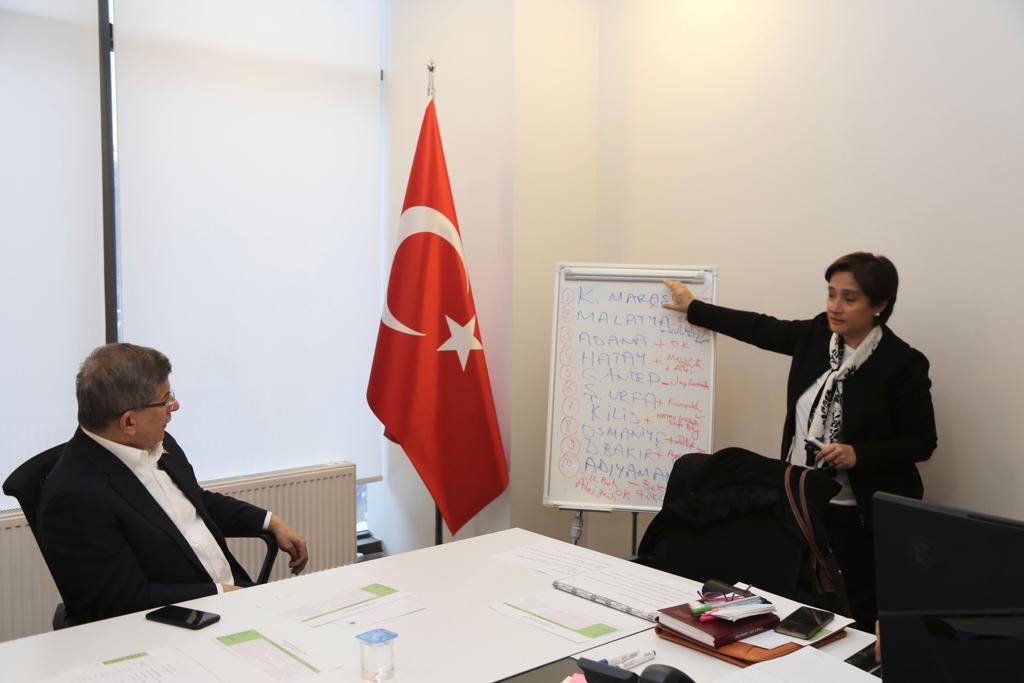 Kahramanmaraş merkezli depremin yaralarının sarılması için Türkiye seferber oldu. 

Tüm teşkilatlarımız ile iletişim halinde Genel Merkezimizde Afet Koordinasyon Merkezi kurduk, toplayacağımız yardımları afet bölgesine ivedilikle aktaracağız.