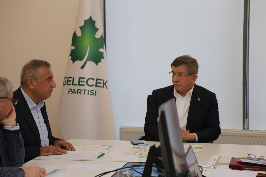 GelecekPartiTR's tweet photo. Kahramanmaraş merkezli depremin yaralarının sarılması için Türkiye seferber oldu. 

Tüm teşkilatlarımız ile iletişim halinde Genel Merkezimizde Afet Koordinasyon Merkezi kurduk, toplayacağımız yardımları afet bölgesine ivedilikle aktaracağız. https://t.co/laAbtpHykp
