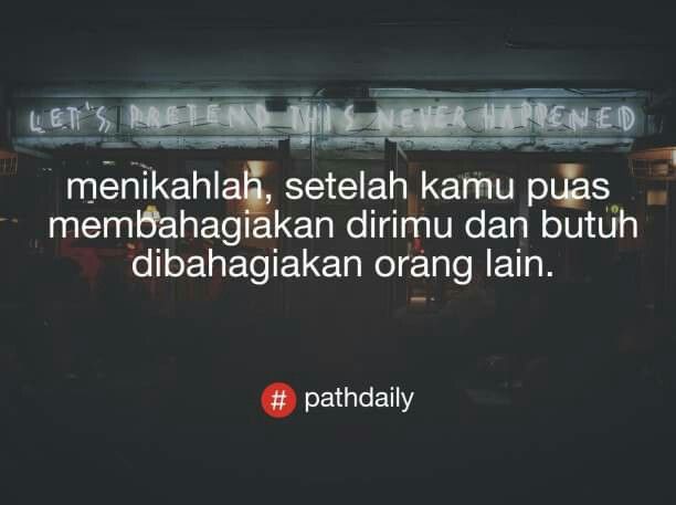 sqaarrz's tweet image. Path seru bgt lihat quotenya. Kek dulu tuh klu baca quotesnya, "Iya, ih, bener," Save save sampai penuh galeri