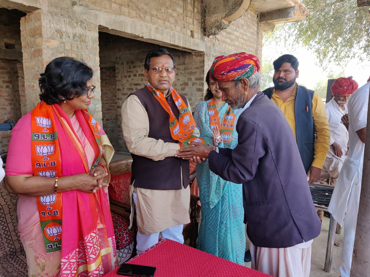 AduramMeghwal01's tweet photo. आज चौहटन विधानसभा क्षेत्र के सीमावर्ती गांव दीपला में #नवमतदाता_अभियान कार्यक्रम का आयोजन कर नए मतदाताओं का पंजीयन किया ।।
#bjp #chouhtan #deepla https://t.co/bb1JsXoXMd