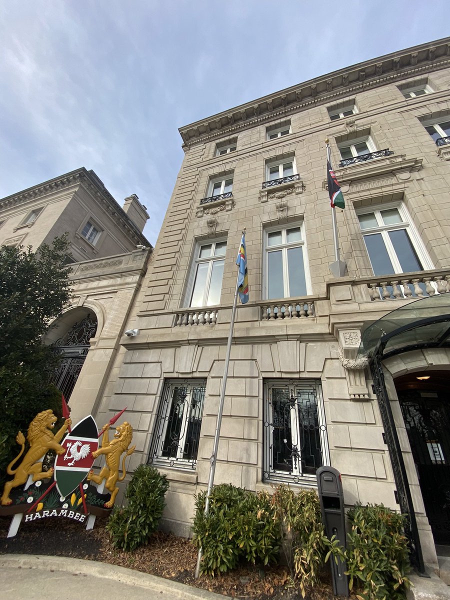 KiyomiBuker's tweet image. ”HARAMBEE!“ ケニア大使館の前にあるオブジェ。スワヒリ語で「皆んなで力を合わせよう」と言う意味！👍👍👍多民族国家ならではのスローガンだと思った。 #大使館 #embassyrow