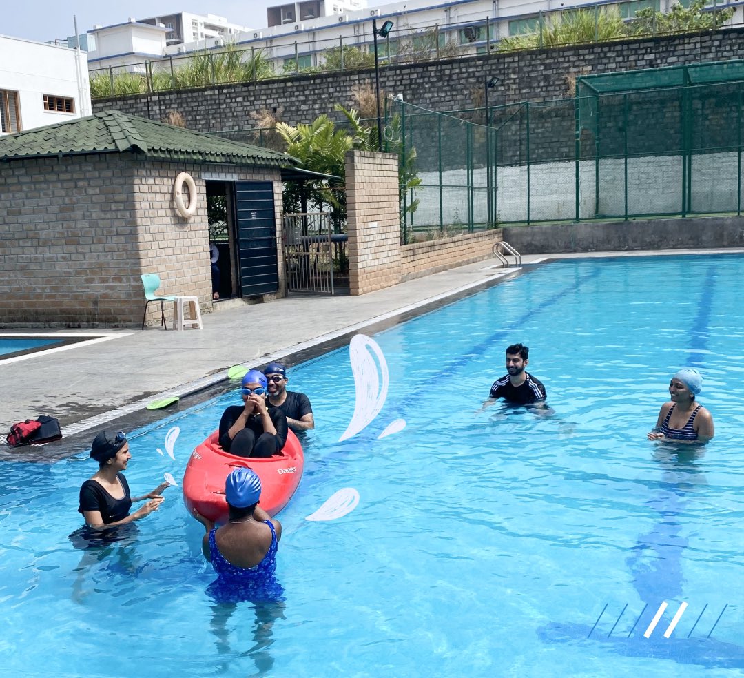 The only blues we believe in: Blue skies, blue waters, and blue-tiful team! 🌊🚣‍♀️ A day filled with kayaking, water games, lakeside sunset and a delicious lunch with the Parallel squad.