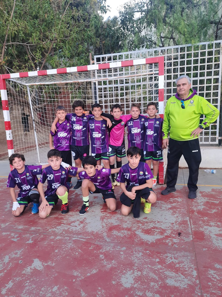 ED_FundacionSMV's tweet photo. ⚽ | ¡Partidos de #FútbolSala de nuestra #EscuelaDeportiva este fin de semana!
🟣 Partido muy competido del equipo #AlevínB
🟣 El #Senior consigue su pase a la fase final de la #LigaAFADE
🟣 Gran partido del equipo #CadeteB Contra San Manuel
#SomosEscuelaDeportiva https://t.co/KYzgpfYwqD