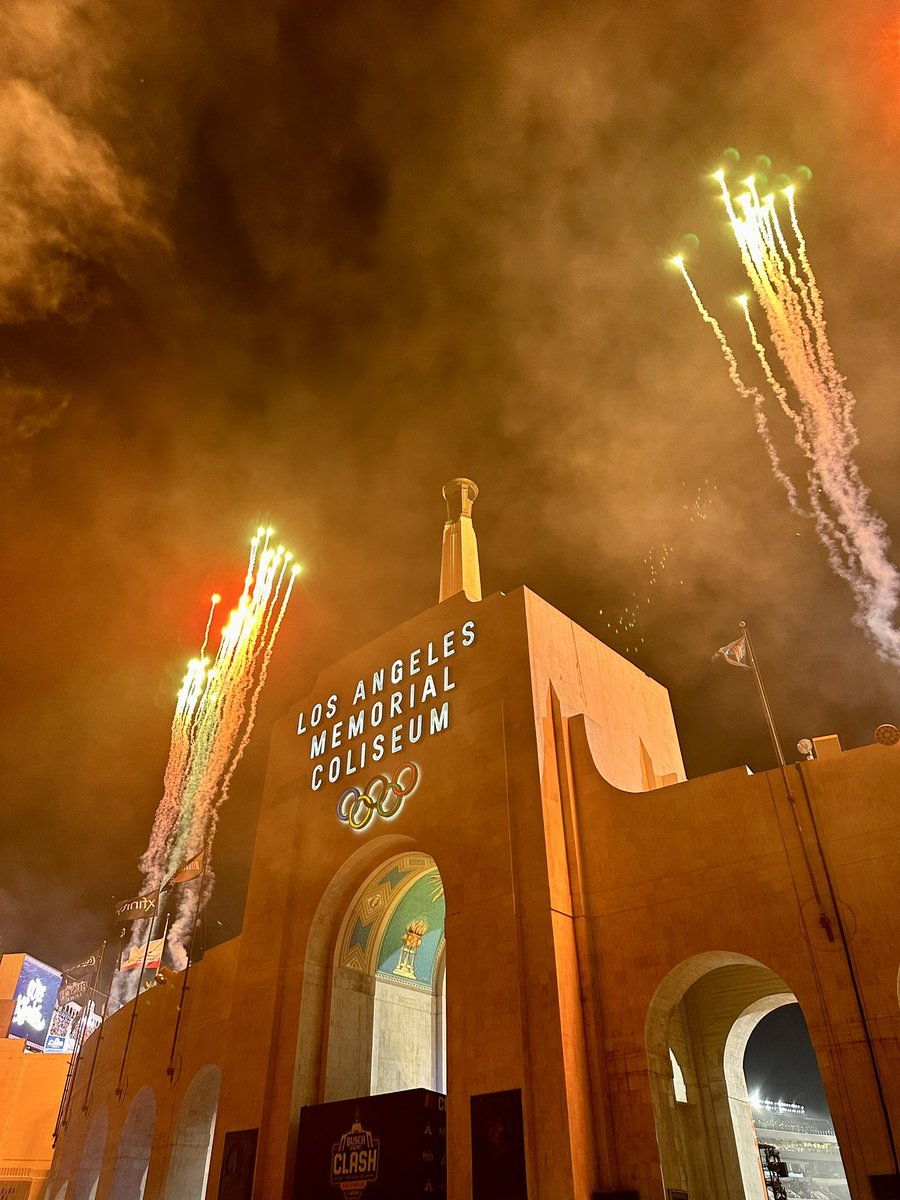 cryanshelton's tweet photo. We burned it down last night at the @nascarclash at the @lacoliseum. 

Red-eye flight, so I’m back on the east coast seven hours after the race ended! https://t.co/f83sOvyACG