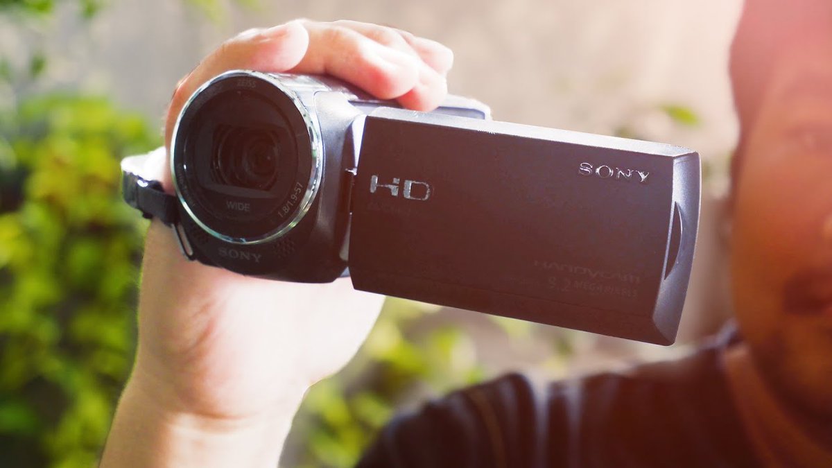 ilhamakim's tweet photo. Review Handycam Sony HDR CX405 setelah pemakaian selama 5 tahun. 
⬇️⬇️⬇️
https://t.co/zDTJ95mL7k
. 
#hdrcx405 #handycam #camcorder https://t.co/rTyWlEmZcn