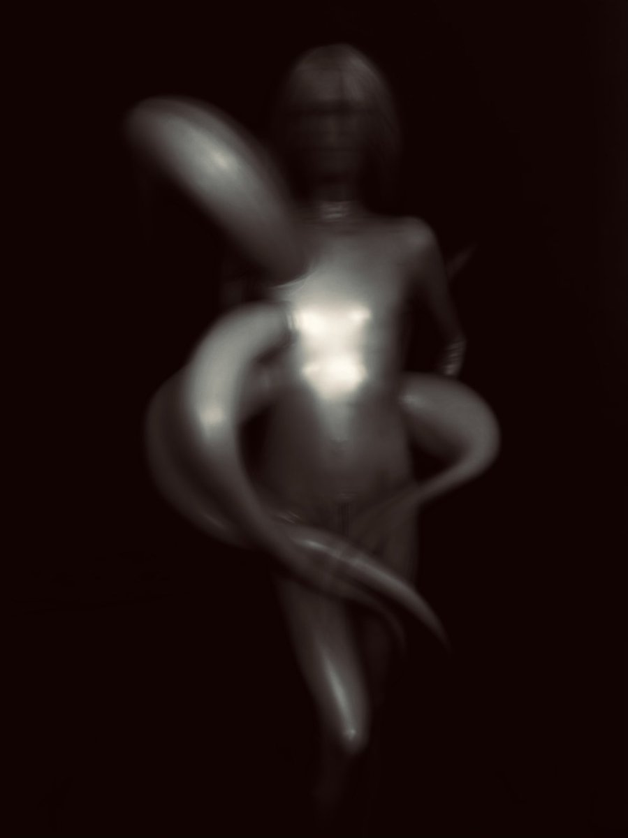 dolldevice's tweet photo. self-portraits🖤 I think these might just be my favourite https://t.co/GAoMtasdj3